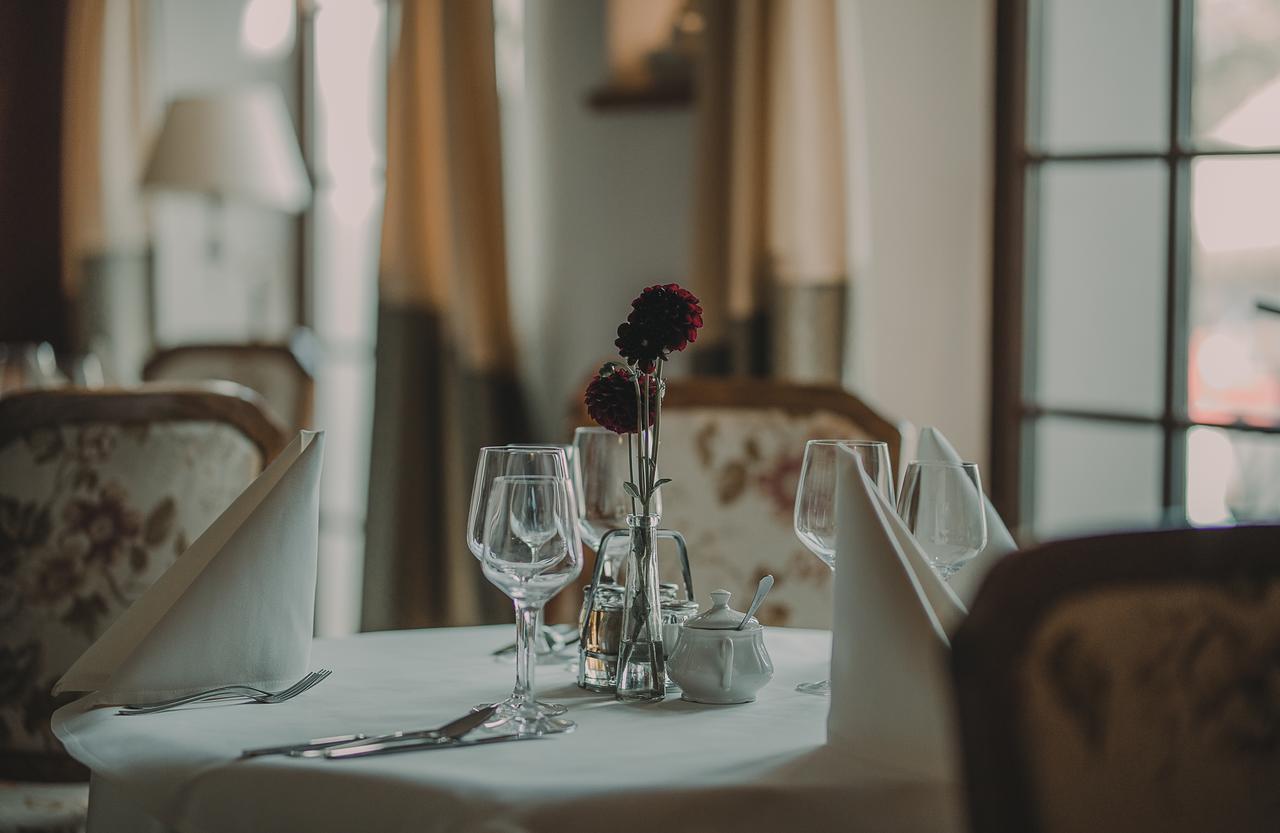 Hotel Restaurant Boss Miłosław Eksteriør billede